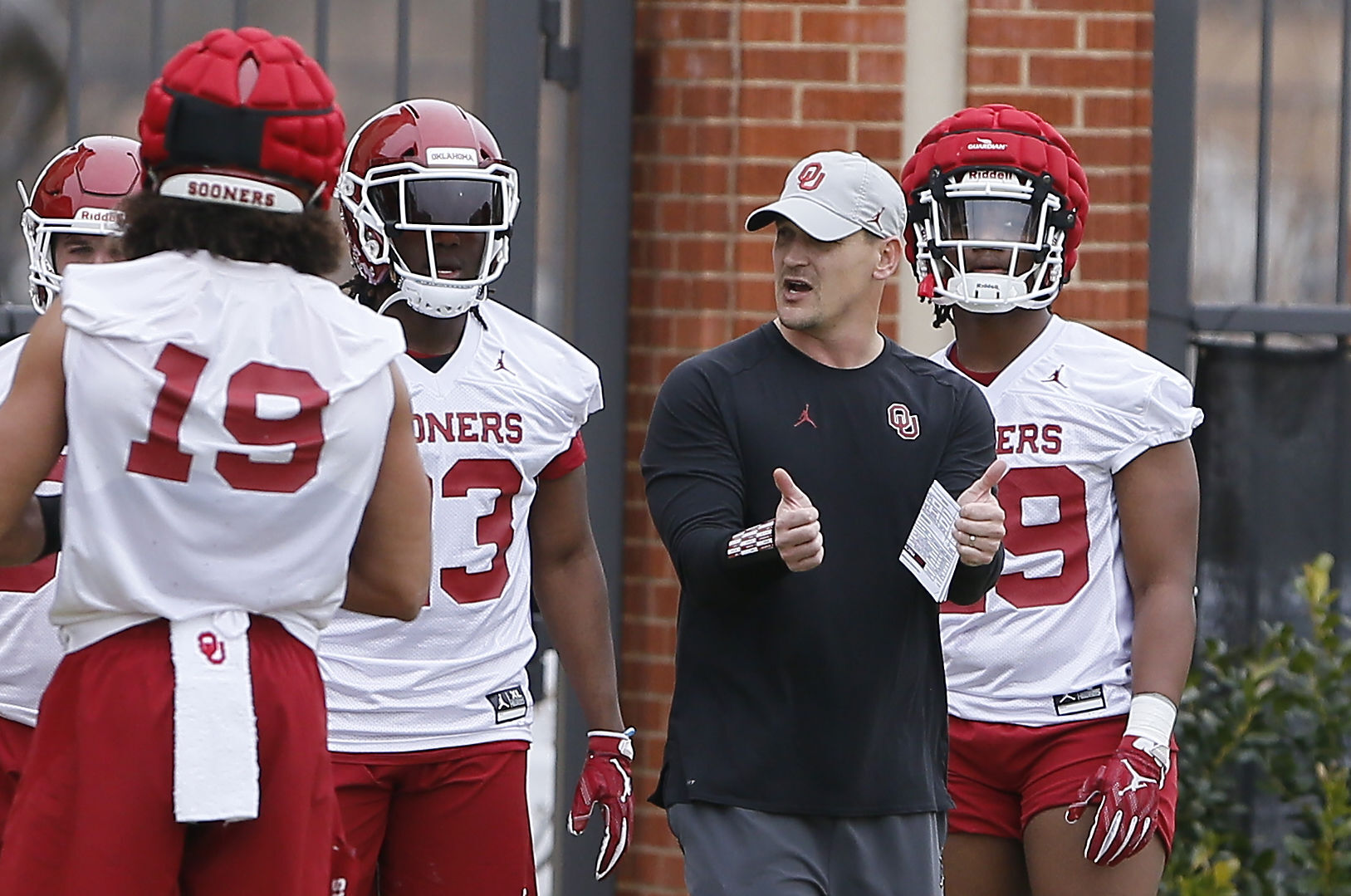 Brian Odom, inside linebackers